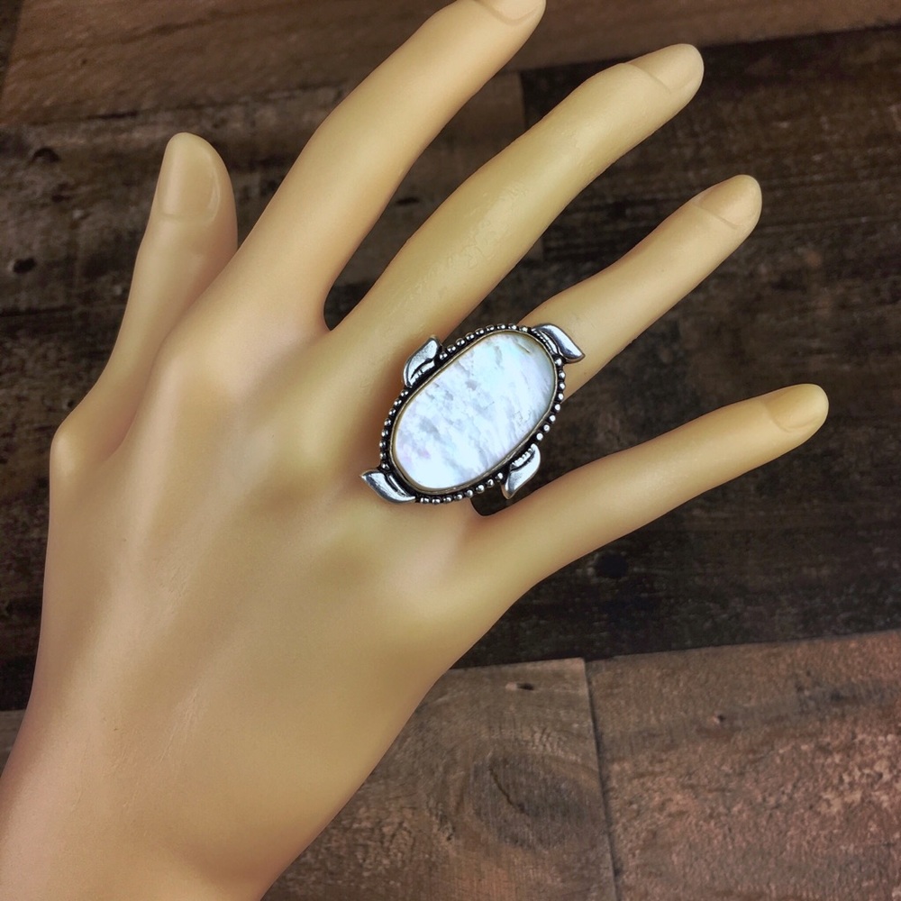 New Mother Of Pearl MOP Statement Silver Overlay Ring Size 8 - Picture 3 of 11